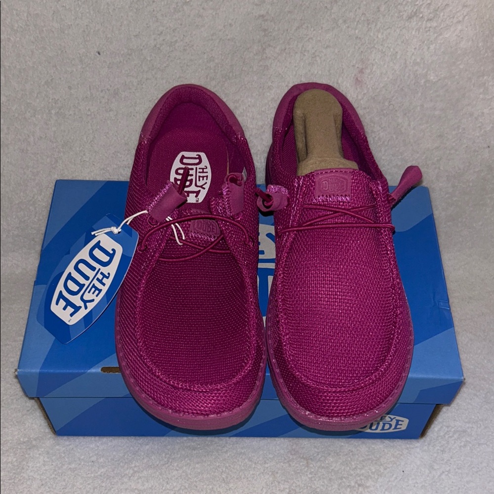 Hey Dude Women's Fuchsia Flats